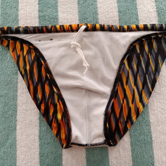 RARE VINTAGE 1" HOM SWIM BRIEF, SIZE 34", BLACK/ORANGE/YELLOW (NWOT) - Picture 6 of 8